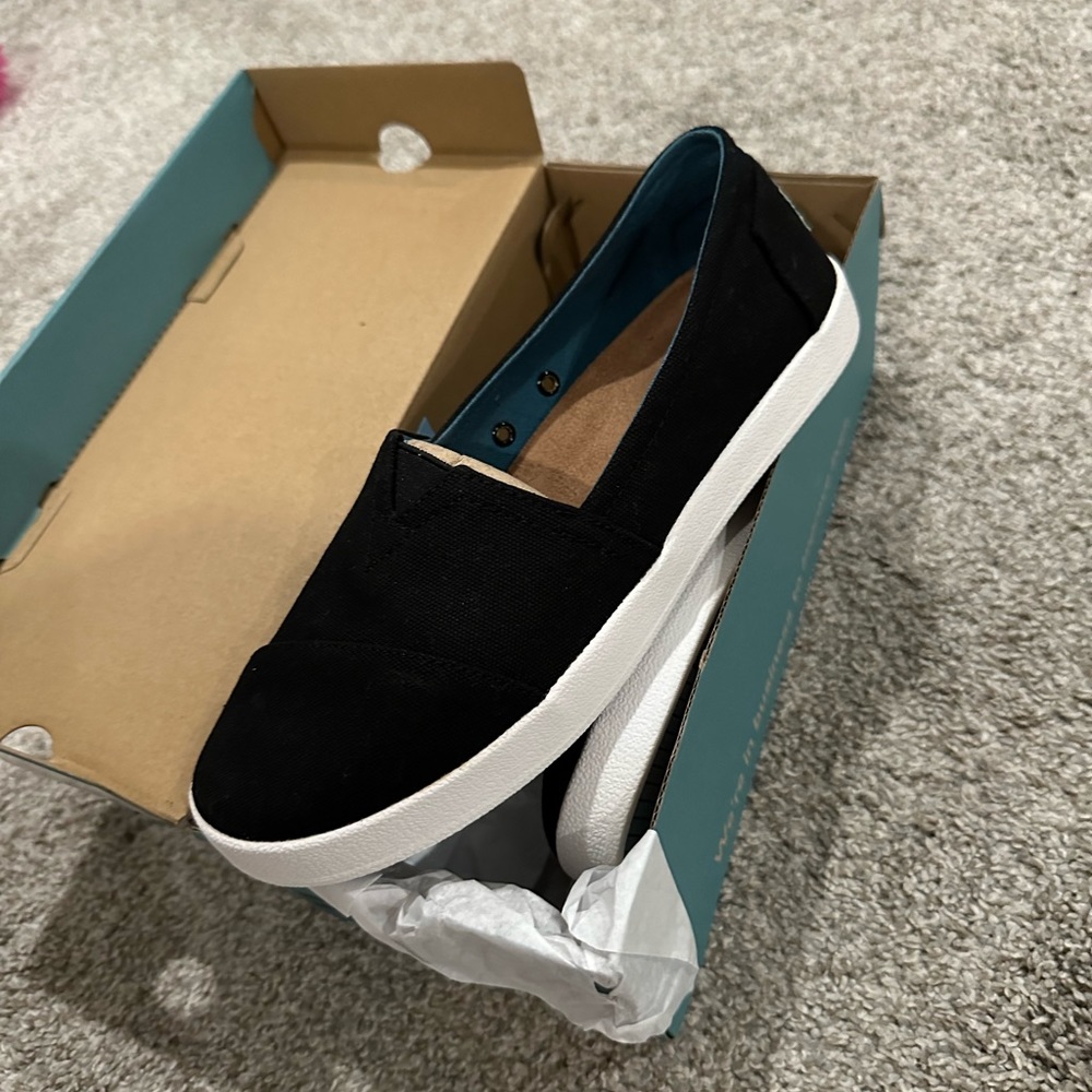 Womens Toms